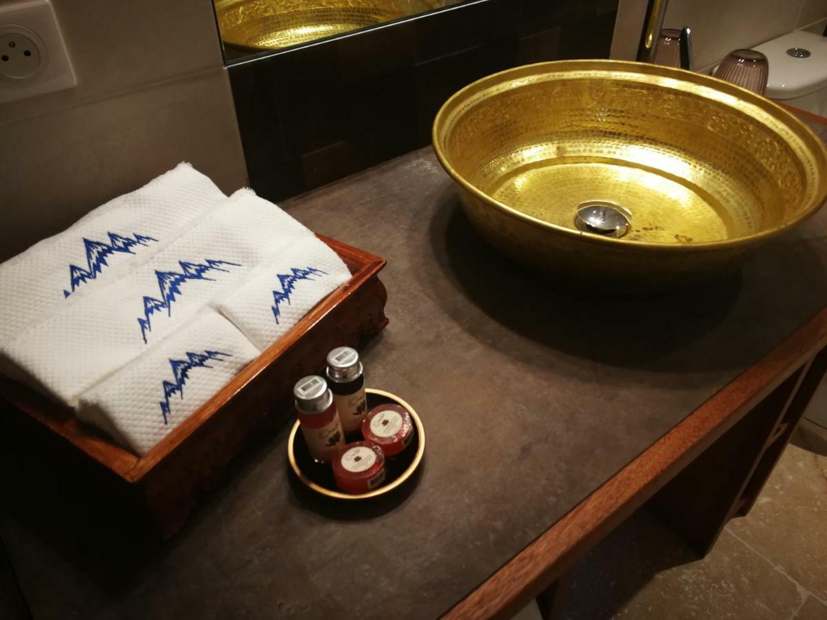 Himalaya En Perigord Bed & Breakfast Tursac ภายนอก รูปภาพ